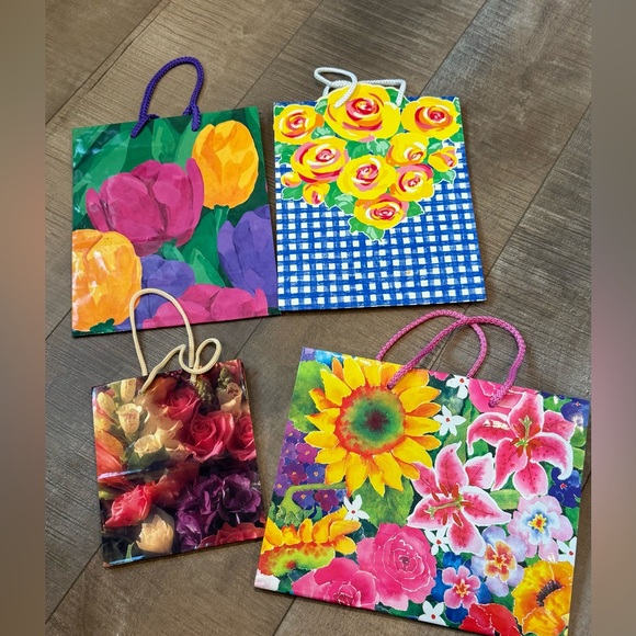 Bundle of 20 Birthday Christmas Baby Floral Cowboy‎ Gift Bags Hallmark Crystal - Picture 6 of 10